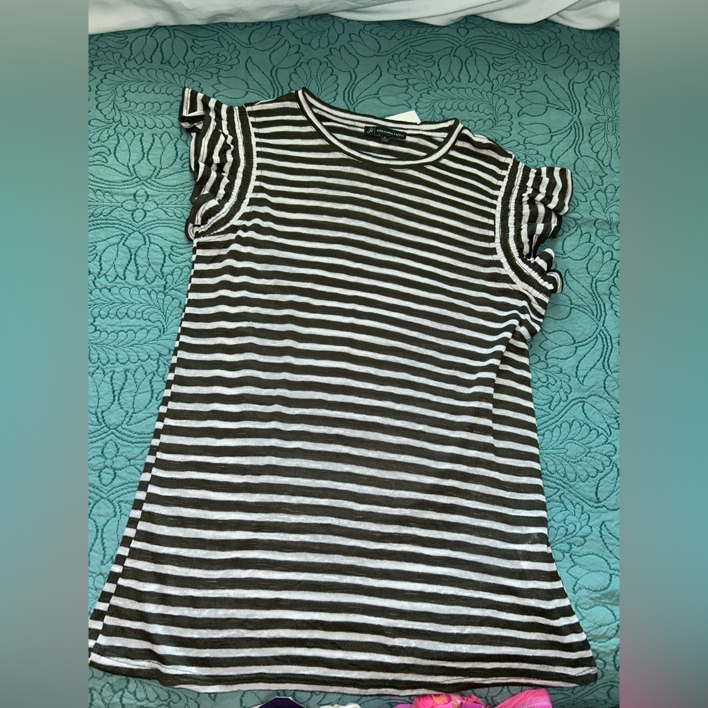 Adrianna Papell Cream and Green Fitted Cap Sleeve Tee